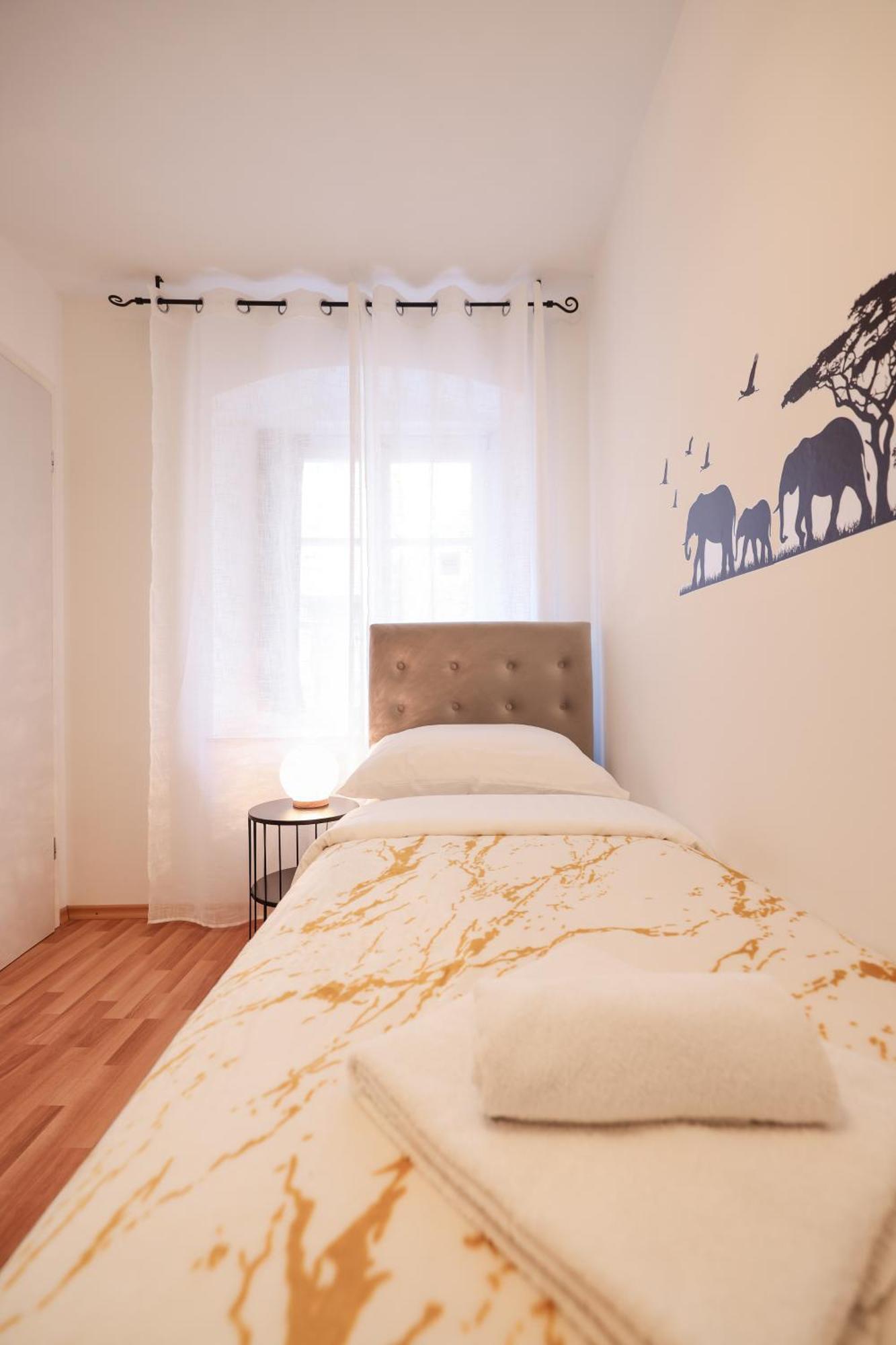 Viva - 2 Bedroom Apt In City Centar Задар Екстериор снимка